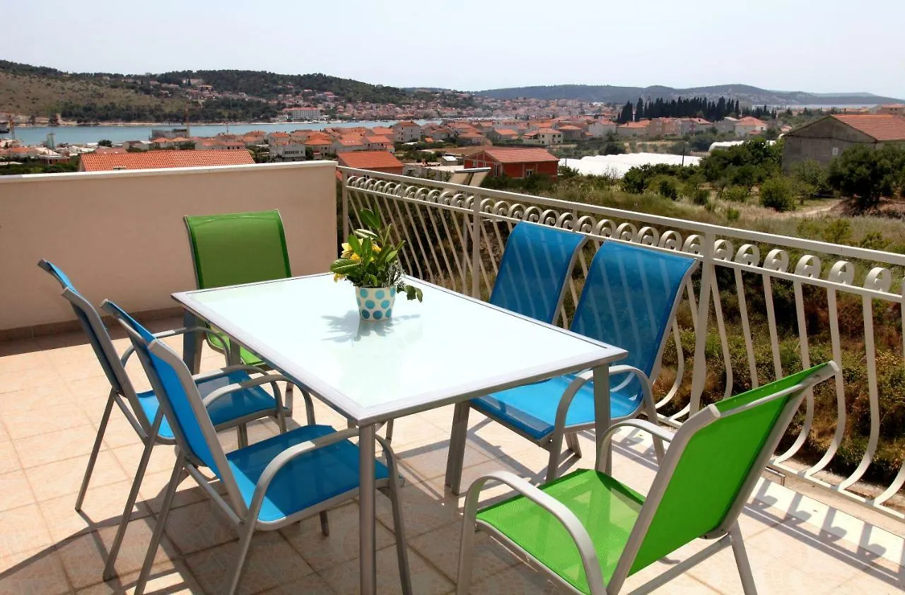 Apartman Dinka Trogir 0*,