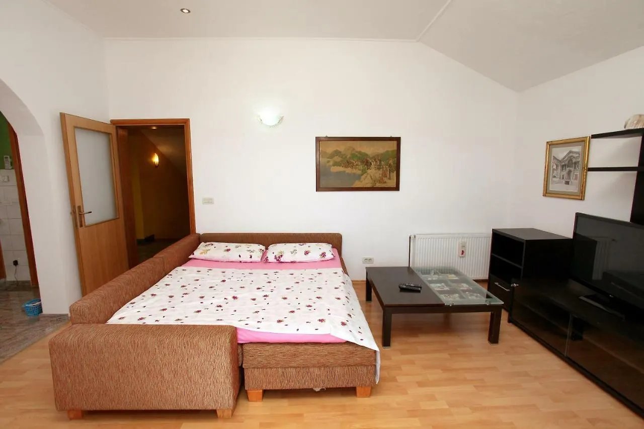 Apartment Apartman Dinka Trogir