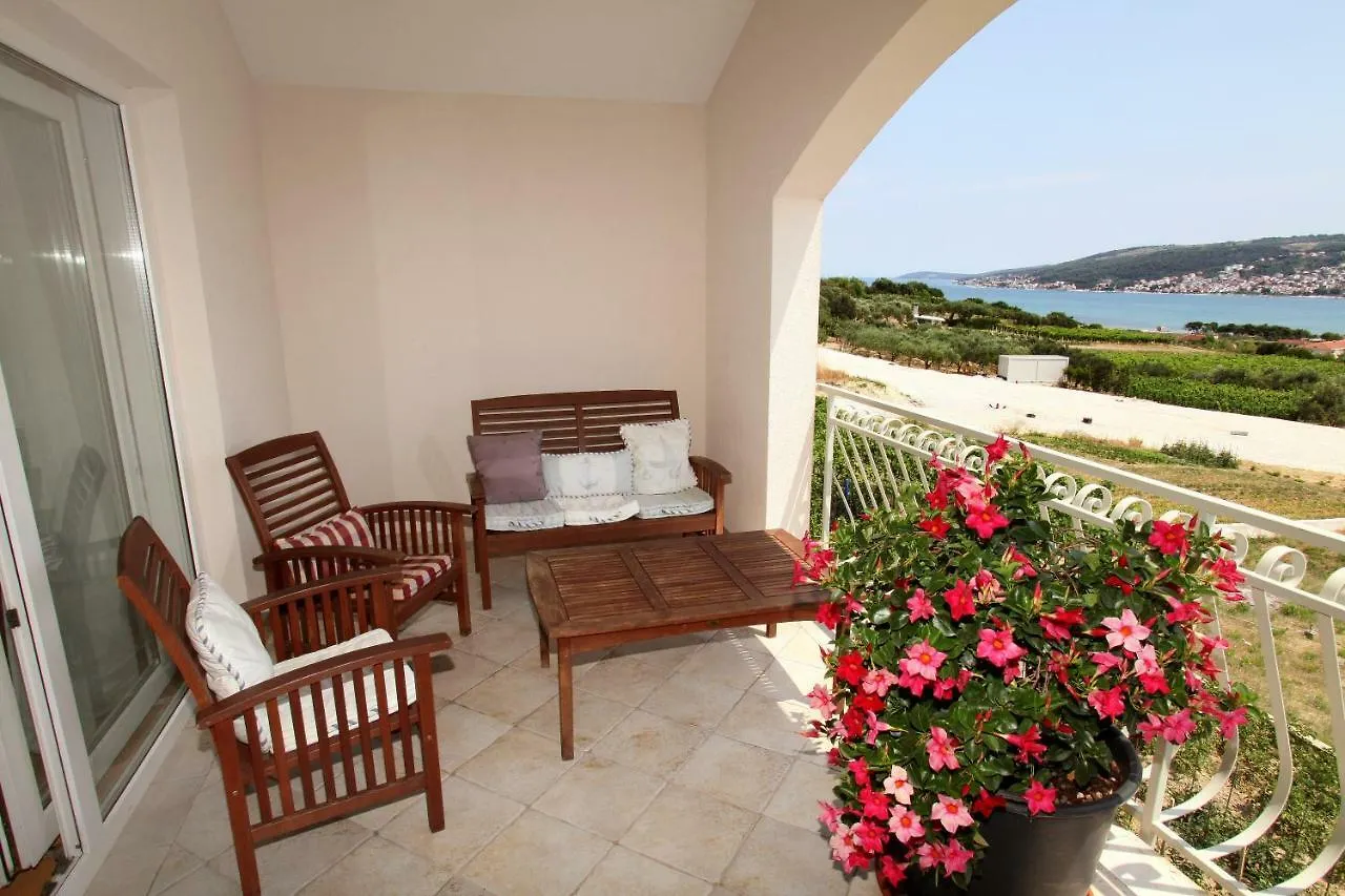 Apartman Dinka Trogir 0*,  Croatia